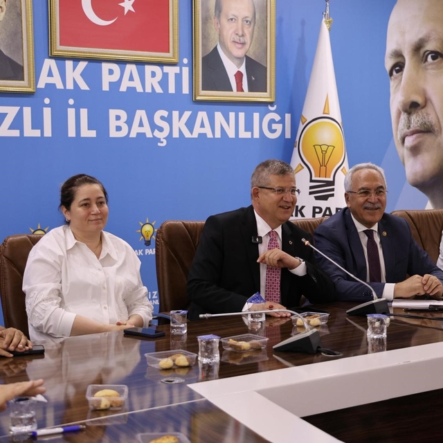Denizli AK Parti'de 'vefa' zirvesi