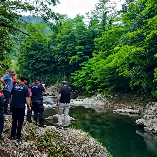 Kızının gözü önünde ırmağa düşen baba kurtarılamadı