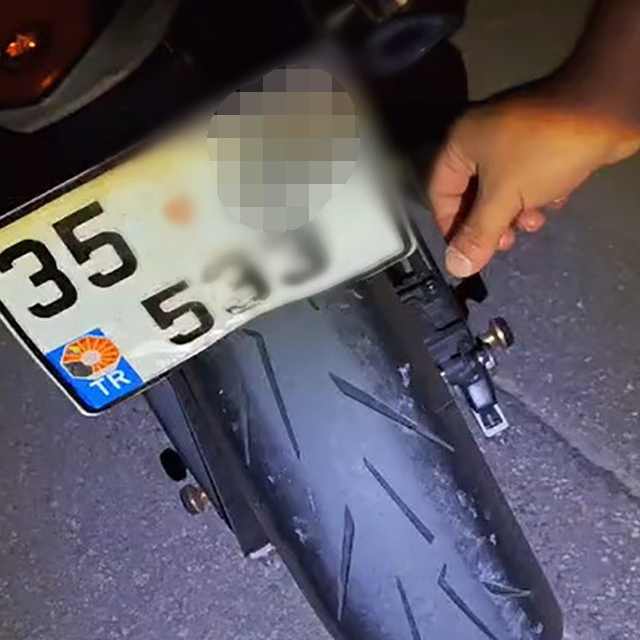 Manisa'da katlanır plakalı motosiklete 156 bin TL ceza