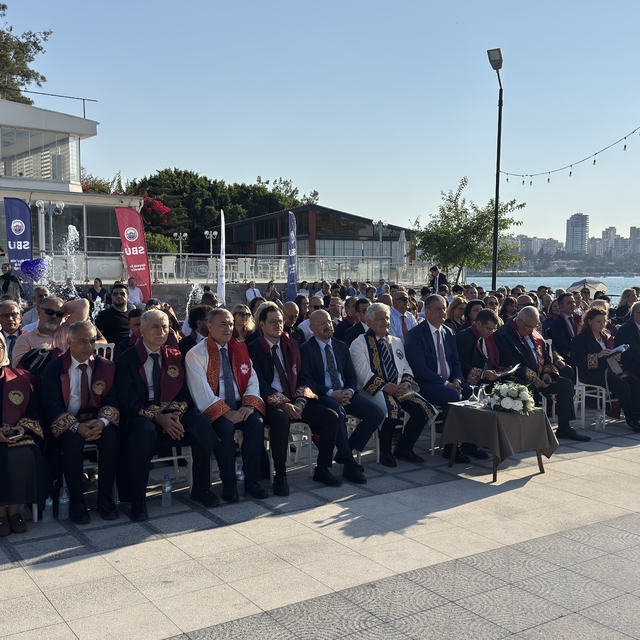 SBÜ Adana Tıp Fakültesi'nde Mezuniyet Töreni düzenlendi