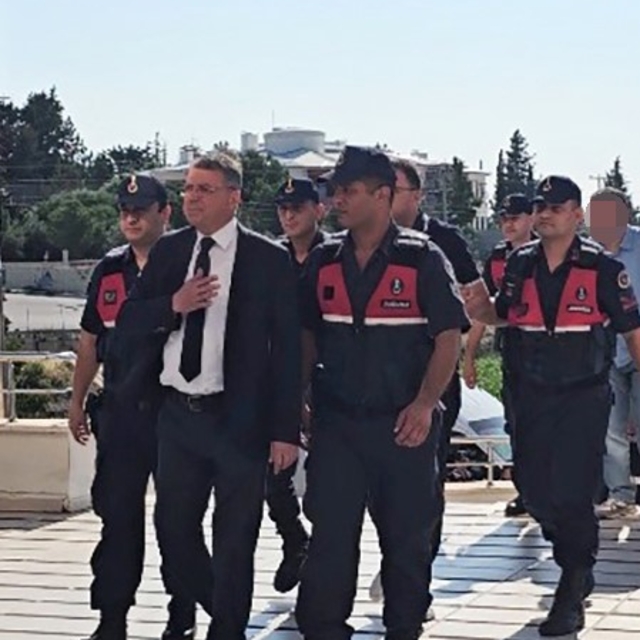 Silifke Belediyesi'ne yönelik 'rüşvet' soruşturmasında belediye başkanı ile...