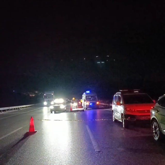 Bursa Çevre Yolunda önce TIR, ardından otomobilin çarptığı yaya öldü