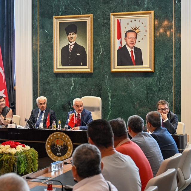 Kırklareli Valisi Turan, vatandaşlarla bir araya geldi