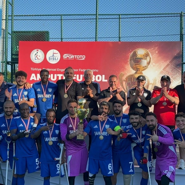 Şahinbey Ampute'den tarihi başarı: 3 kupa birden