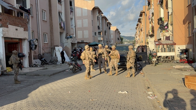 Yasa dışı bahis şebekesine şafak baskını: 67 gözaltı