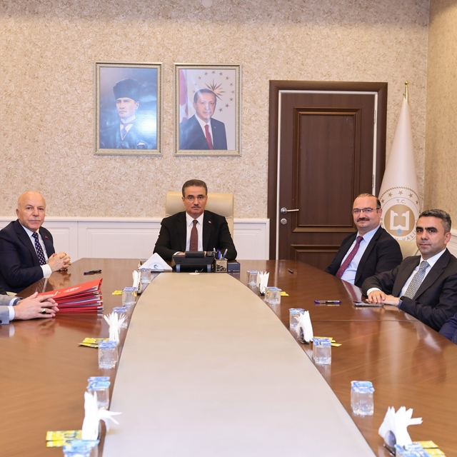 Erzurum'da sahipsiz hayvanlar için tarihî iş birliği
Türkiye'de bir ilk: Er...