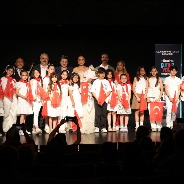 Anadolu'nun yedi ozanı opera yorumu ile Samsun'da seslendirildi