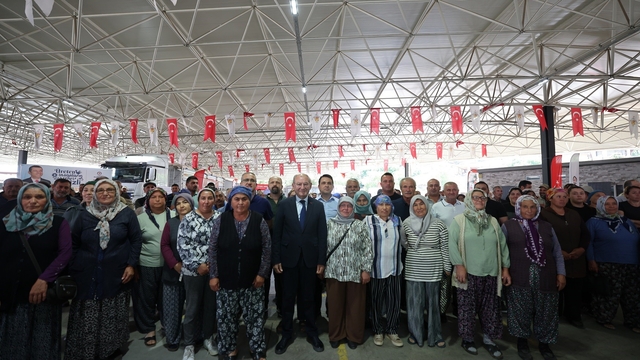 Denizli Büyükşehir 6 bin 317 yetiştiriciye yem desteği sağladı