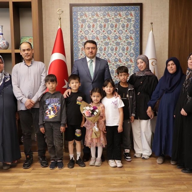 Kütahya'da Afgan kardeşlerin şehitlikteki vefa örneği takdirle karşılandı