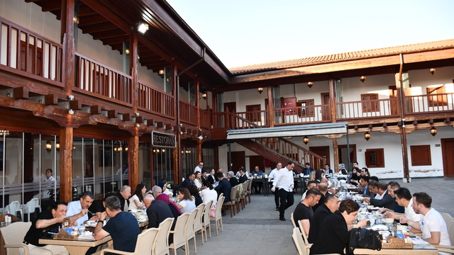 Vezirköprü'de tayini çıkan hakim ve savcılara veda programı