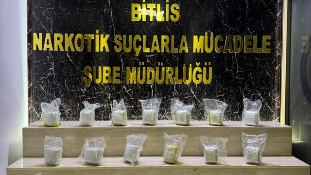 Bitlis'te yakıt deposuna gizlenen 15 kilo esrar ele geçirildi