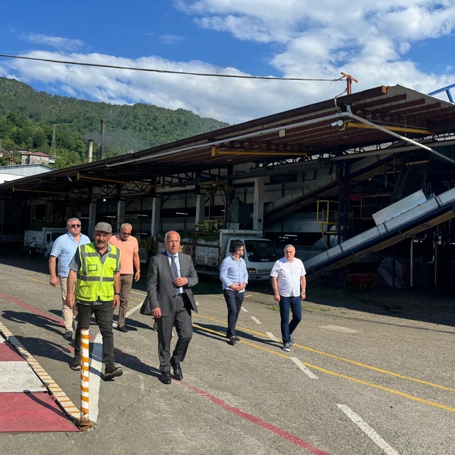 Artvin Ticaret Borsası'ndan çay fabrikasına ziyaret