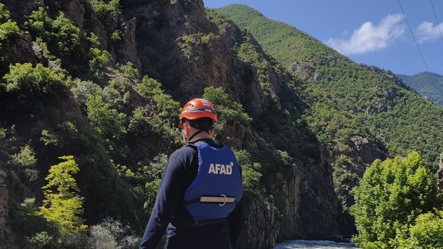 Kayıp baba ve oğlu arama çalışmaları 9. gününde sürüyor