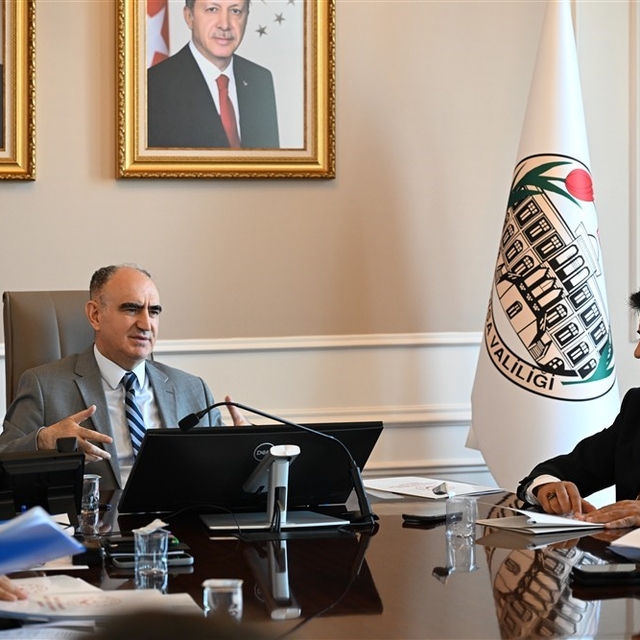 Vali Özkan: "Güçlü aile, güçlü toplum ve güçlü devlet anlayışının temelini...