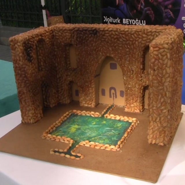 Siirt fıstığının kabuğu sanat eserine dönüştü