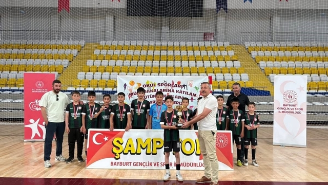 Bayburt'ta küçük erkekler futsal il birincisi belli oldu