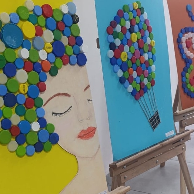 Atıkları sanat eserine dönüştürdüler
Öğrencilerin tasarımları büyük beğeni...