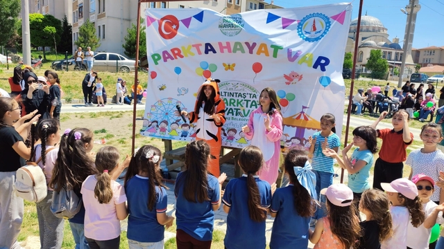 Altıntaş'ta çocuk şenliği
