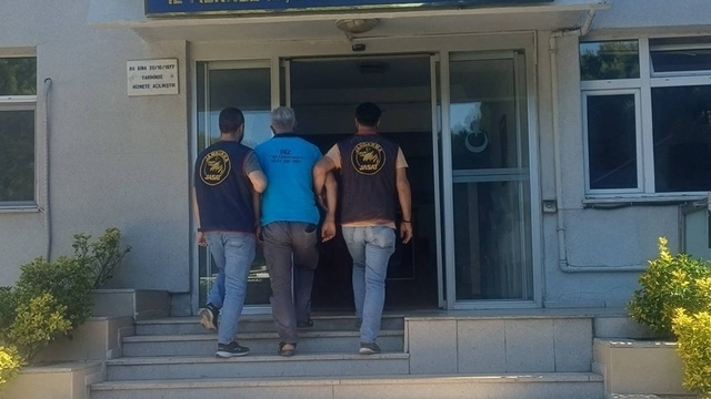 Çanakkale'de farklı suçlardan aranan 10 şüpheli tutuklandı