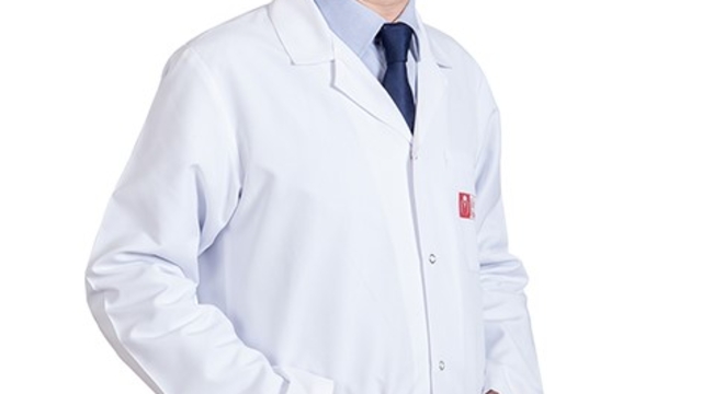 Güneşin zararlı ışınlarına karşı dikkat
Özel Ümit Vişnelik Hastanesi Dermatoloji Uzmanı Dr. Selim Murat Ürer:
"Açık havada bulunulması gereken durumlarda koruyucu kıyafetler tercih edilmeli, geniş kenarlı şapka ve güneş gözlüğü kullanılmalı"
"Cilt kanseri açısından benlerdeki renk, şekil ya da boyut farklılıkları önemli bir uyarı olabilir"
