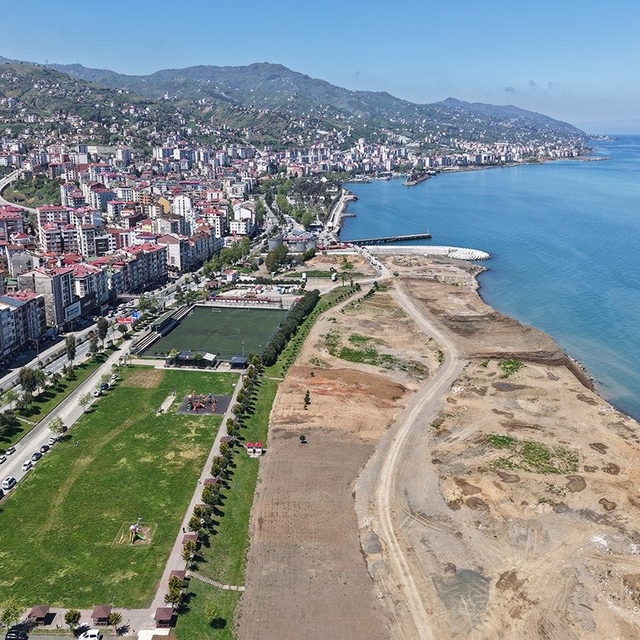 Akçaabat'ta bisiklet ve yürüyüş yolu projesinin çalışmaları sürüyor