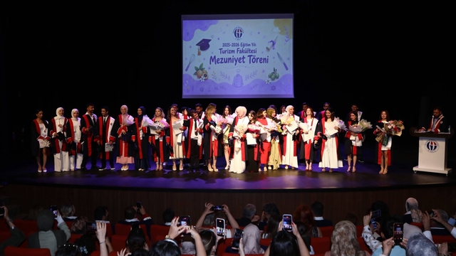 GAÜN Turizm Fakültesi'nde mezuniyet töreni düzenlendi