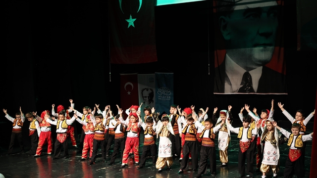 Nilüferli miniklerin mezuniyet sevinci