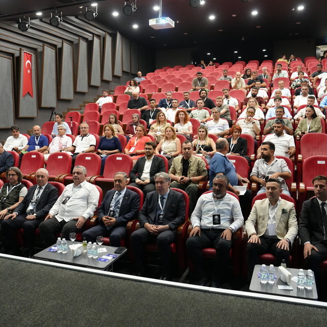 Yalova'da "Peyzaj ve Süs Bitkilerinde Yeni Nesil Vizyon Forumu 2050" düzenl...