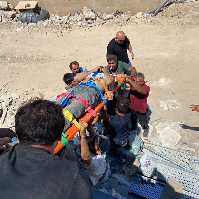 Bodrum'da inşaat boşluğuna düşen işçi kurtarıldı