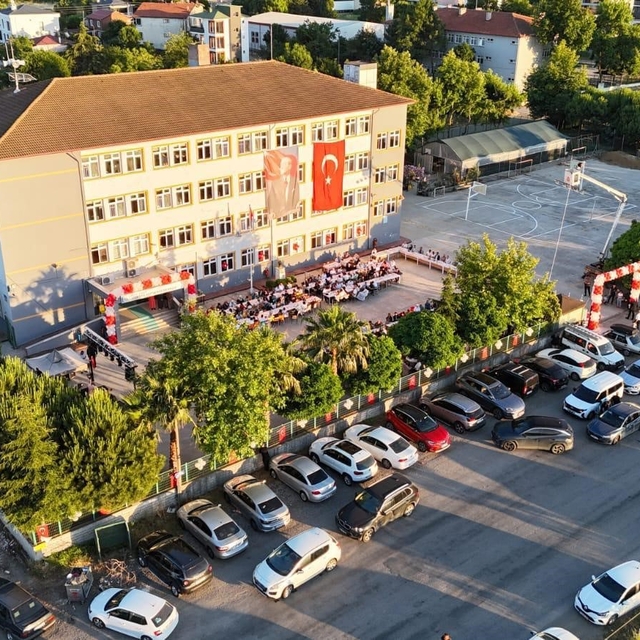 Özel öğrencilerin mezuniyet sevinci