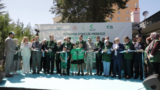 Kütahya Yeşilay Gençlik Merkezi ve Kafe1920 hizmete açıldı