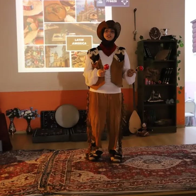 Bayburt'ta öğrenciler farklı kültürleri sahneye taşıdı