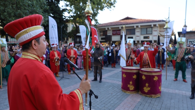 Mehter sesleri bu kez Gazi Orhan Parkı'nda yükseldi