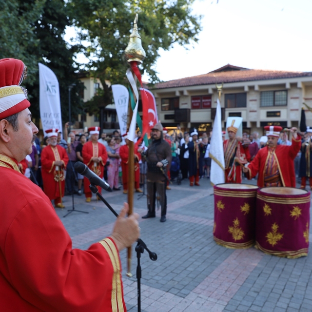Mehter sesleri bu kez Gazi Orhan Parkı'nda yükseldi