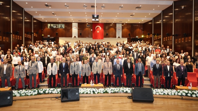 ERÜ'de '2025 Yılı Araştırma Performans Ödül Töreni' düzenlendi