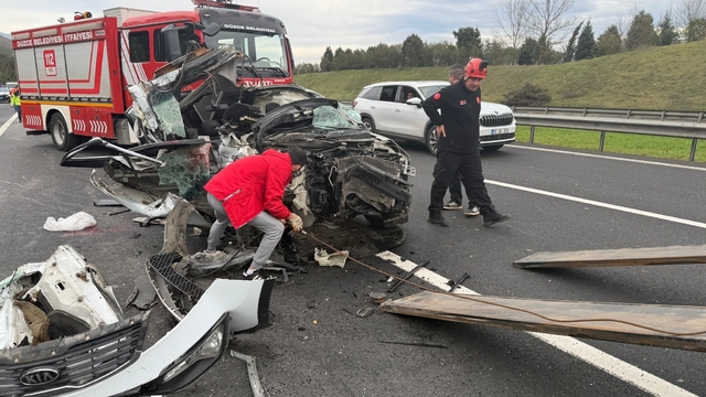 Yollar kan gölü : 5 ayda 776 ocağa ateş düştü
İçişleri Bakanlığı'nın 5 aylık kaza bilançosuna göre 266 bin kazada 776 kişi hayatını kaybetti, 144 bin kişi yaralandı
5 aylık istatistiklere göre 80 bin alkollü sürücüye ceza yağdı
Bursa'daki kazalarda 20 kişi hayatını kaybetti 5 bin 240 kişi yaralandı
