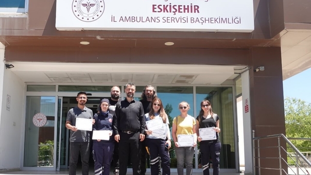Eskişehir'de başarılı Acil Sağlık ekiplerine başarı ve teşekkür belgesi verildi