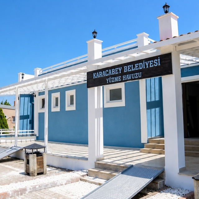 Karacabey'de yüzme havuzları kapılarını açtı