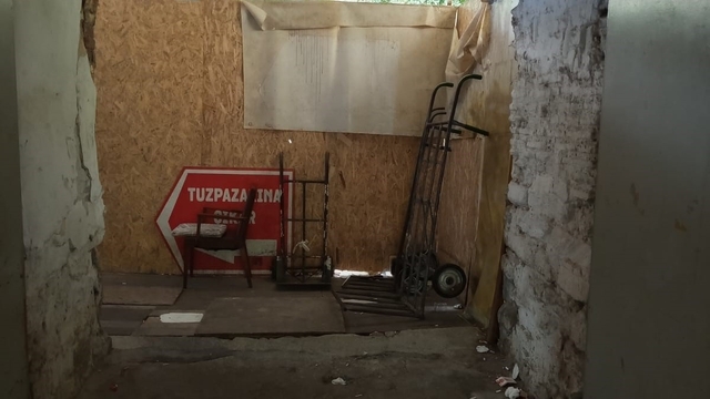 Bursa'da tarihi İç Fidan Han acil restorasyon bekliyor
Eski Meclis üyesi Cemil Aydın:
"İç Fidan Han artık tamamlanmalı"