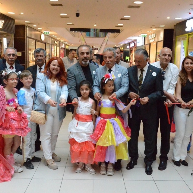 Eskişehir'de "Etwinning İyi Örnekler Sergisi" kapılarını açtı