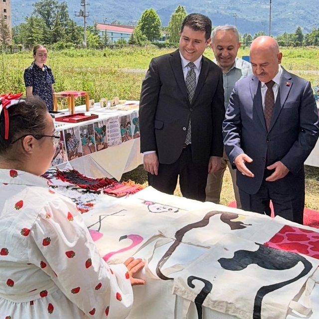 Özel eğitim öğrencilerinden göz dolduran yıl sonu sergisi