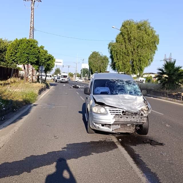 Nazilli'de hafif ticari araçla çarpışan motosikletin sürücüsü yaralandı