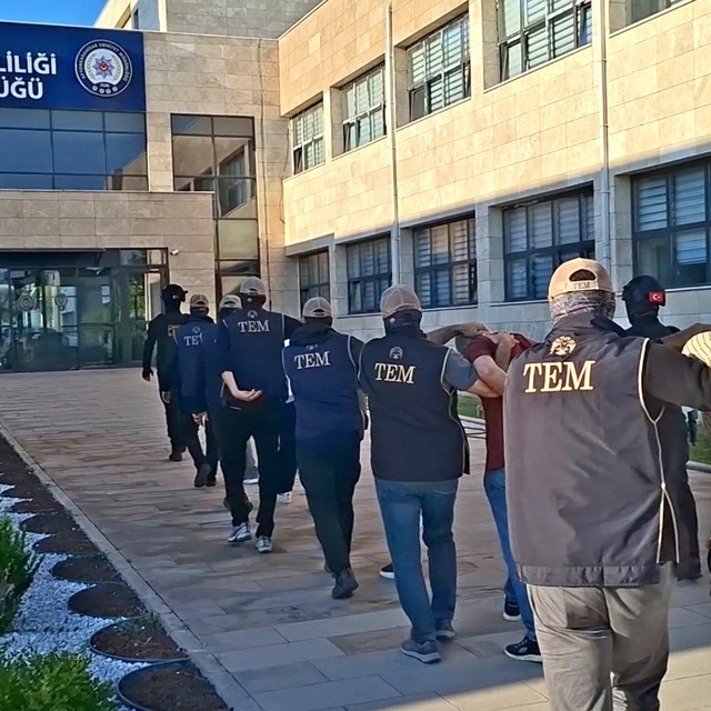Afyonkarahisar'da terör örgütü DEAŞ operasyonunda 7 zanlı yakalandı