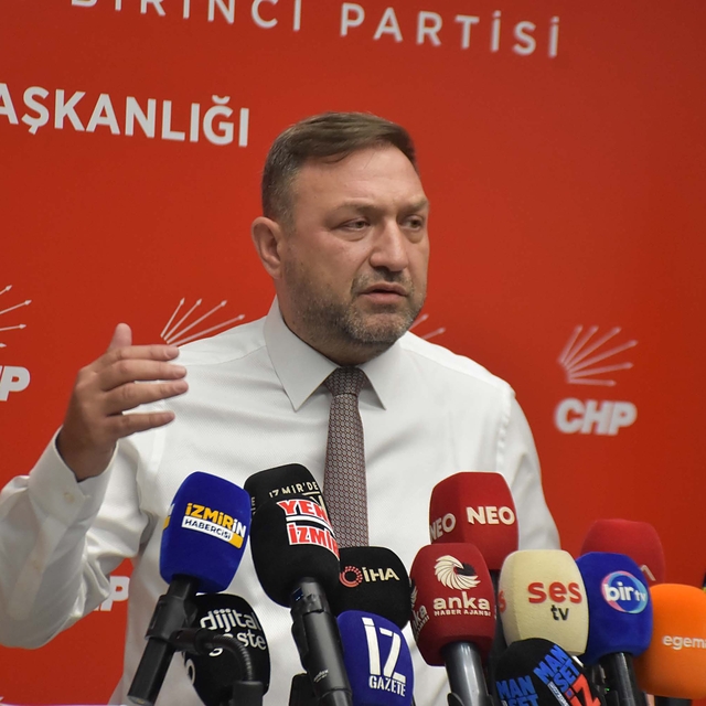 CHP İzmir İl Başkanı Gümrükçü: Cemil Tugay'ı yeniden parti saflarına davet...