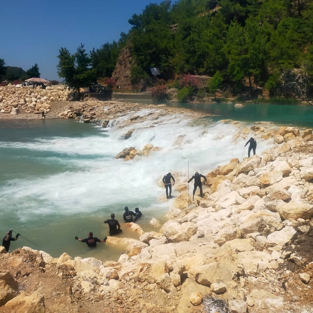 Manavgat'ta çayda kaybolan genç 13 gündür aranıyor