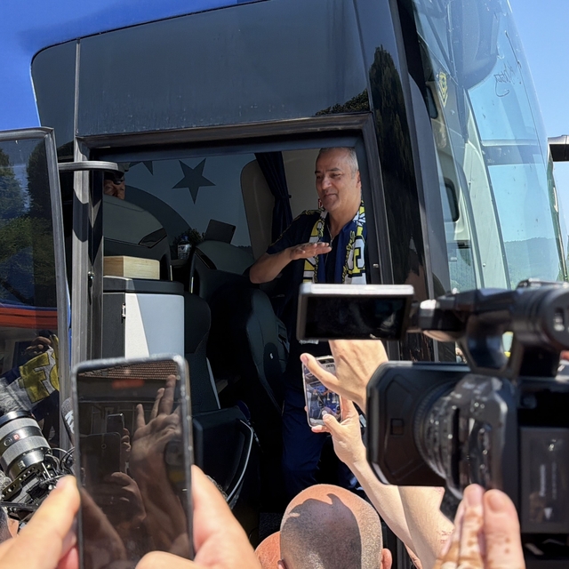 Fenerbahçe'ye Düzce'de coşkulu karşılama