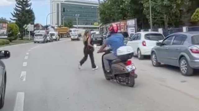 Bolu'da kazadan kıl payı kurtuldular: O anlar kamerada