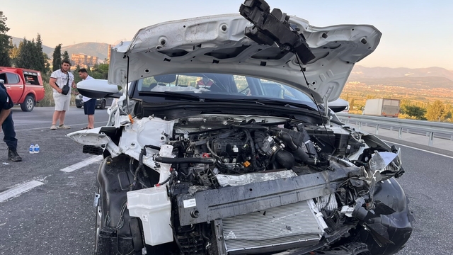 Tıra arkadan çarpan otomobildeki Rus kadın hayatını kaybetti