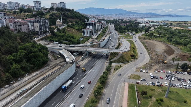 Samsun trafiğine neşter: 3 ulaşım projesi eş zamanlı sürüyor
Başkan Doğan: "Samsun'un ulaşım geleceğine yatırım yapıyoruz"