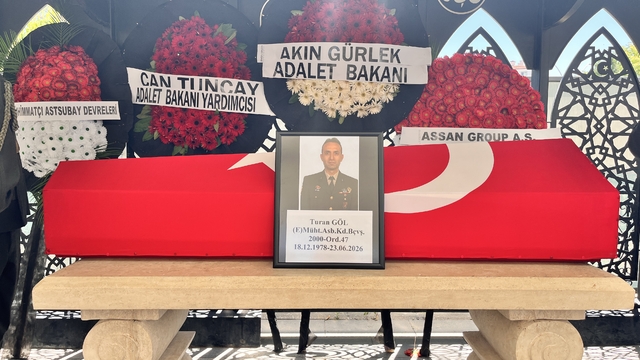 Kırıkkale'de mühimmat patlaması nedeniyle ölenler toprağa verildi (2)